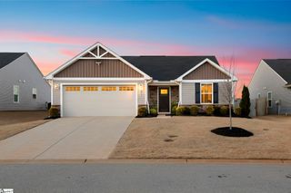 210 Bending Brinch Road, Greenville, SC 29605