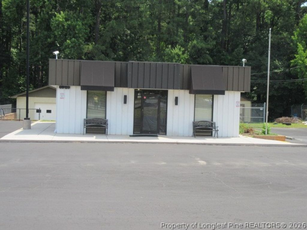 2111 S Horner Boulevard, Sanford, NC 27330 — exterior