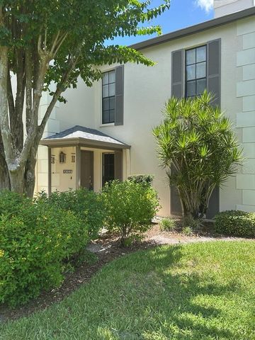 13046 VILLAGE CHASE CIRCLE 13046, Tampa, FL 33618
