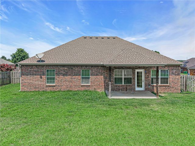 450 Beasley Drive, Centerton, AR 72719