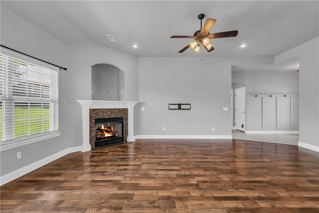 450 Beasley Drive, Centerton, AR 72719