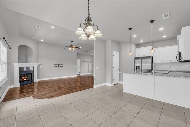 450 Beasley Drive, Centerton, AR 72719