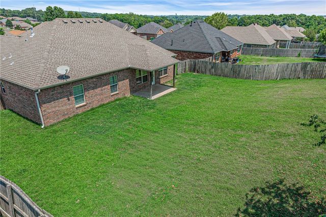 450 Beasley Drive, Centerton, AR 72719
