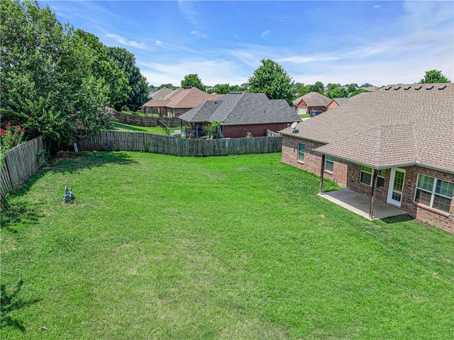 450 Beasley Drive, Centerton, AR 72719