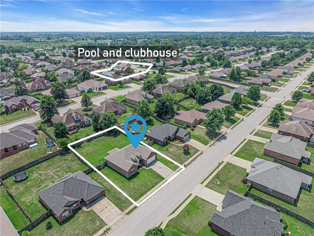 450 Beasley Drive, Centerton, AR 72719