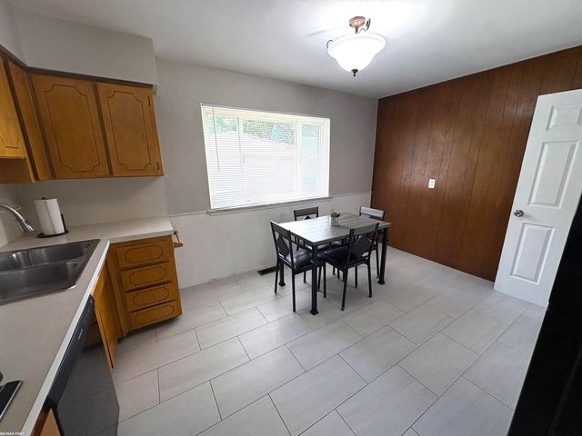 11652 Frazho Road, Warren, MI 48089