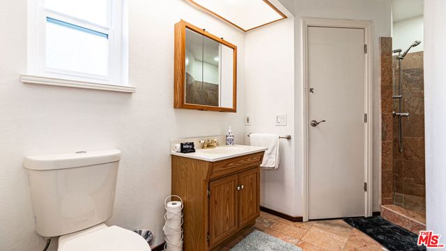 7449 Studio Road, Canoga Park, CA 91304