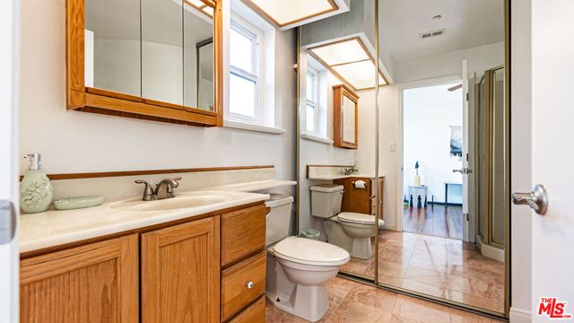 7449 Studio Road, Canoga Park, CA 91304