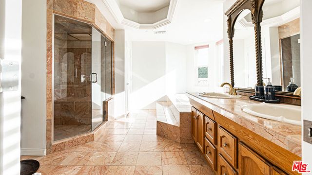 7449 Studio Road, Canoga Park, CA 91304