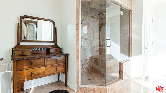 7449 Studio Road, Canoga Park, CA 91304