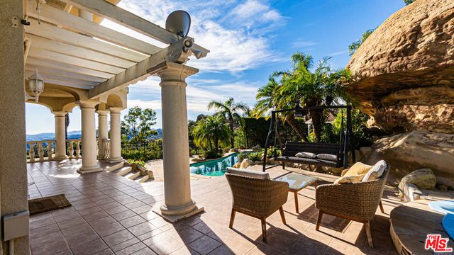 7449 Studio Road, Canoga Park, CA 91304