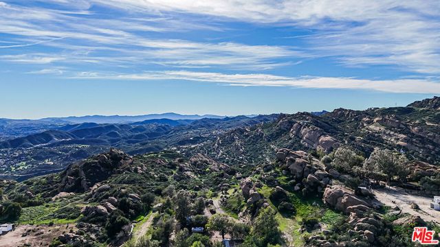 7449 Studio Road, Canoga Park, CA 91304