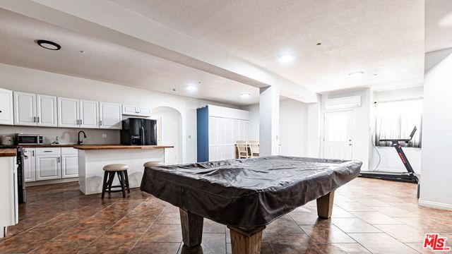 7449 Studio Road, Canoga Park, CA 91304