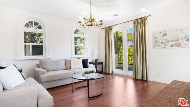 7449 Studio Road, Canoga Park, CA 91304