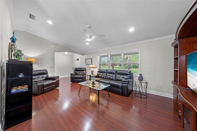 2094 CAMELOT BOULEVARD, St Cloud, FL 34772