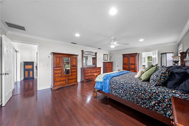 2094 CAMELOT BOULEVARD, St Cloud, FL 34772