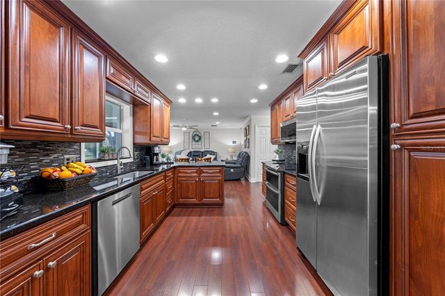 2094 CAMELOT BOULEVARD, St Cloud, FL 34772