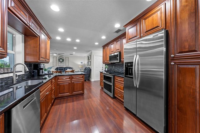 2094 CAMELOT BOULEVARD, St Cloud, FL 34772