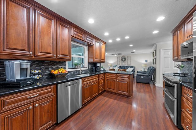 2094 CAMELOT BOULEVARD, St Cloud, FL 34772