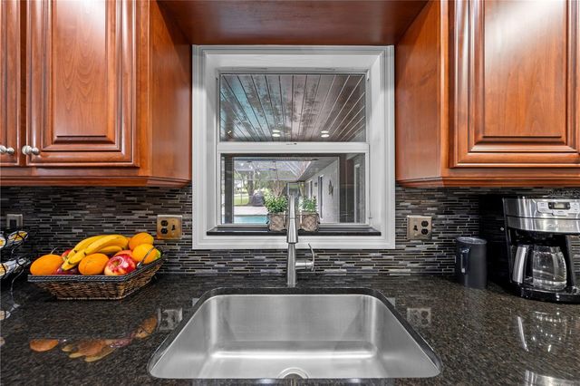 2094 CAMELOT BOULEVARD, St Cloud, FL 34772