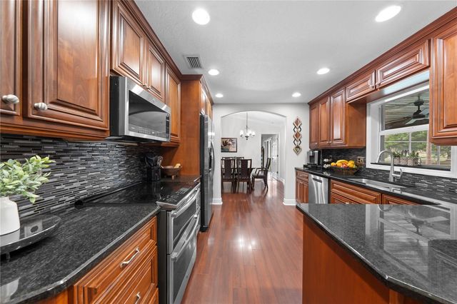 2094 CAMELOT BOULEVARD, St Cloud, FL 34772