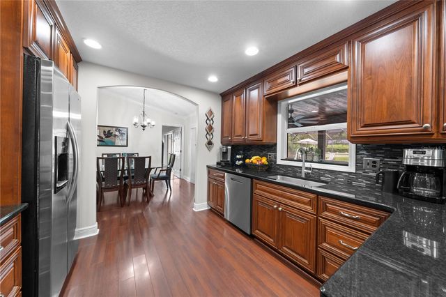 2094 CAMELOT BOULEVARD, St Cloud, FL 34772