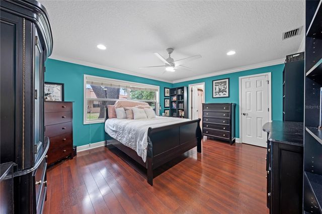 2094 CAMELOT BOULEVARD, St Cloud, FL 34772