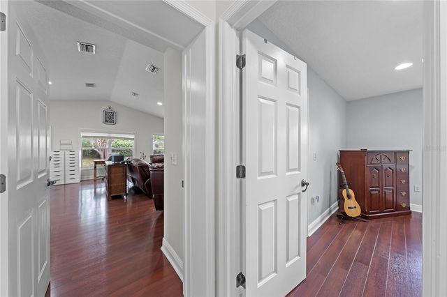 2094 CAMELOT BOULEVARD, St Cloud, FL 34772