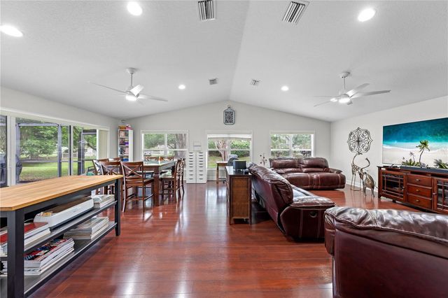 2094 CAMELOT BOULEVARD, St Cloud, FL 34772