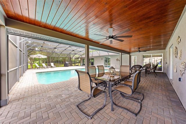 2094 CAMELOT BOULEVARD, St Cloud, FL 34772