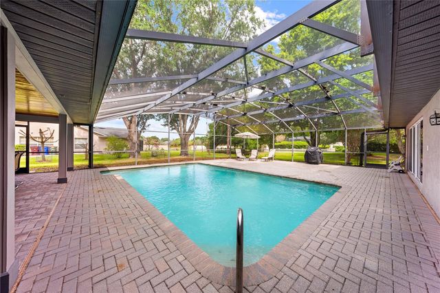 2094 CAMELOT BOULEVARD, St Cloud, FL 34772