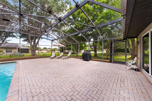 2094 CAMELOT BOULEVARD, St Cloud, FL 34772