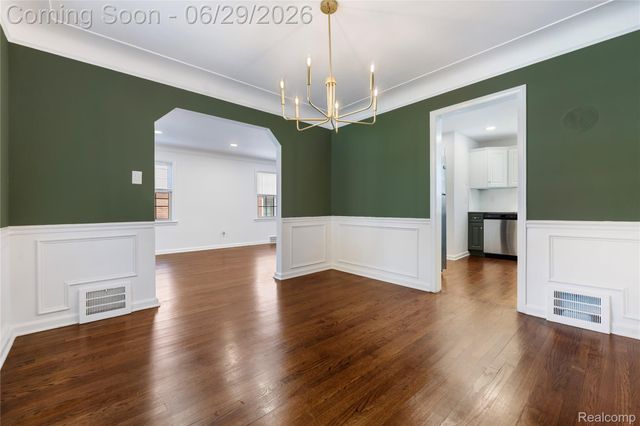 1741 Brys Drive, Grosse Pointe Woods, MI 48236
