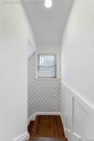 1741 Brys Drive, Grosse Pointe Woods, MI 48236