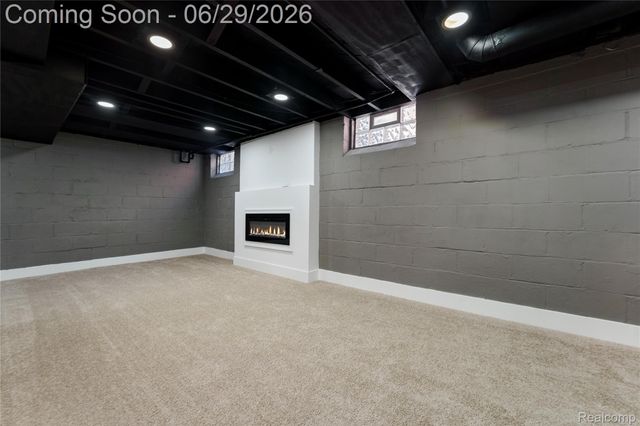 1741 Brys Drive, Grosse Pointe Woods, MI 48236