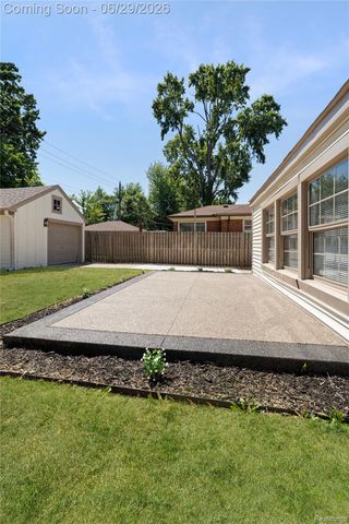1741 Brys Drive, Grosse Pointe Woods, MI 48236