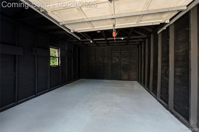 1741 Brys Drive, Grosse Pointe Woods, MI 48236