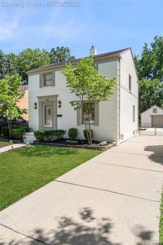 1741 Brys Drive, Grosse Pointe Woods, MI 48236