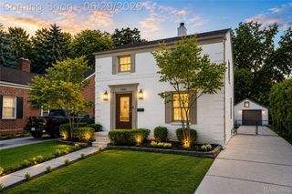 1741 Brys Drive, Grosse Pointe Woods, MI 48236