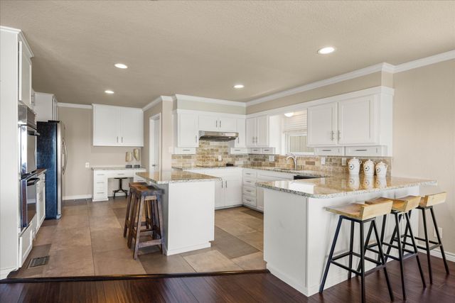 417 Peninsula Court, Granbury, TX 76048