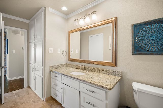 417 Peninsula Court, Granbury, TX 76048