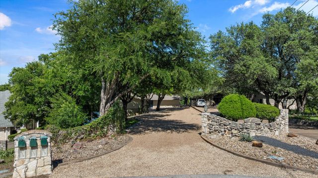 417 Peninsula Court, Granbury, TX 76048