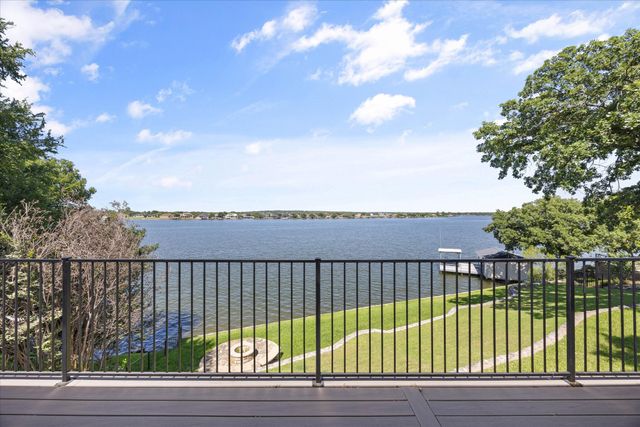 417 Peninsula Court, Granbury, TX 76048