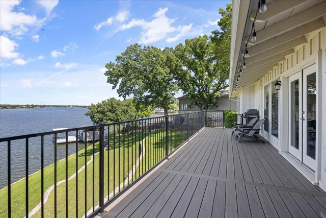 417 Peninsula Court, Granbury, TX 76048