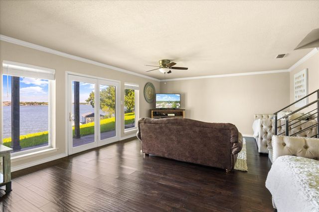 417 Peninsula Court, Granbury, TX 76048