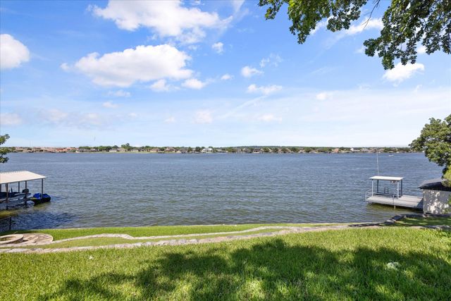 417 Peninsula Court, Granbury, TX 76048