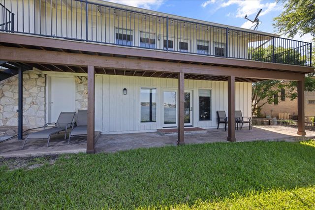 417 Peninsula Court, Granbury, TX 76048