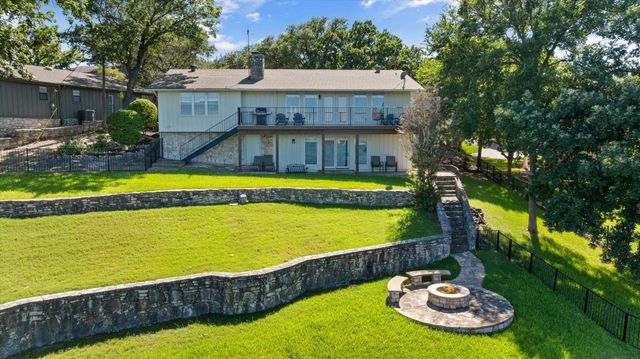 417 Peninsula Court, Granbury, TX 76048