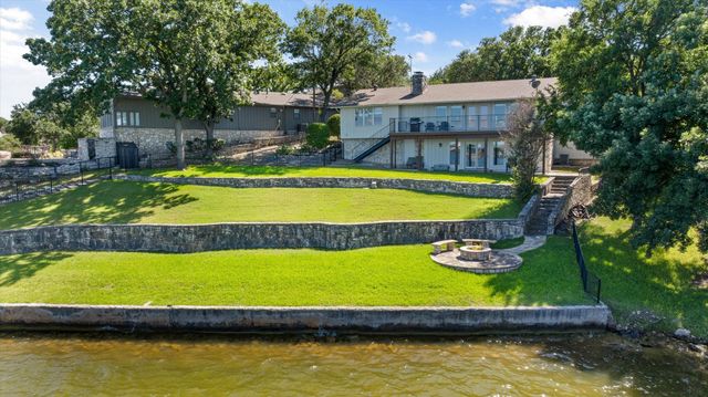417 Peninsula Court, Granbury, TX 76048