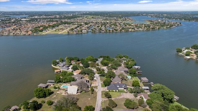 417 Peninsula Court, Granbury, TX 76048